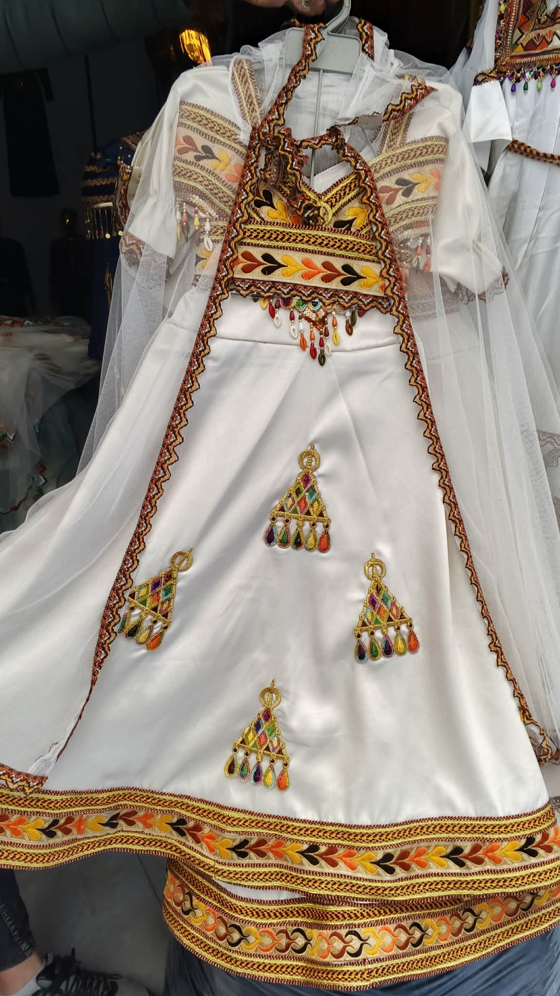 استقبل يناير بأناقة لباس أمازيغي أصيل